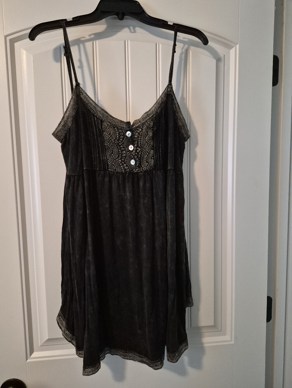 POL Black Gray Acid Wash Spaghetti Strap Button-Front Cami, Tank, Tunic Large